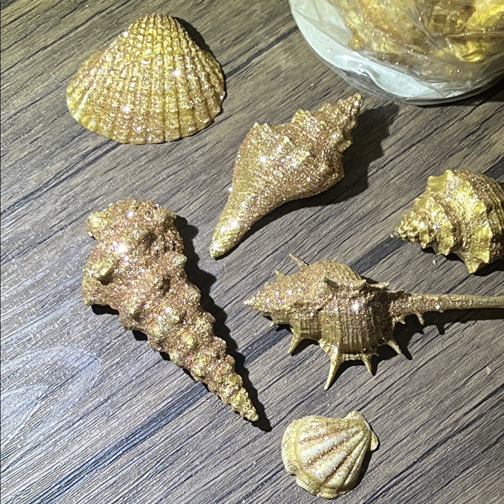 Handmade Sparkling Golden Seashell Decor Set - Picture 2 of 5